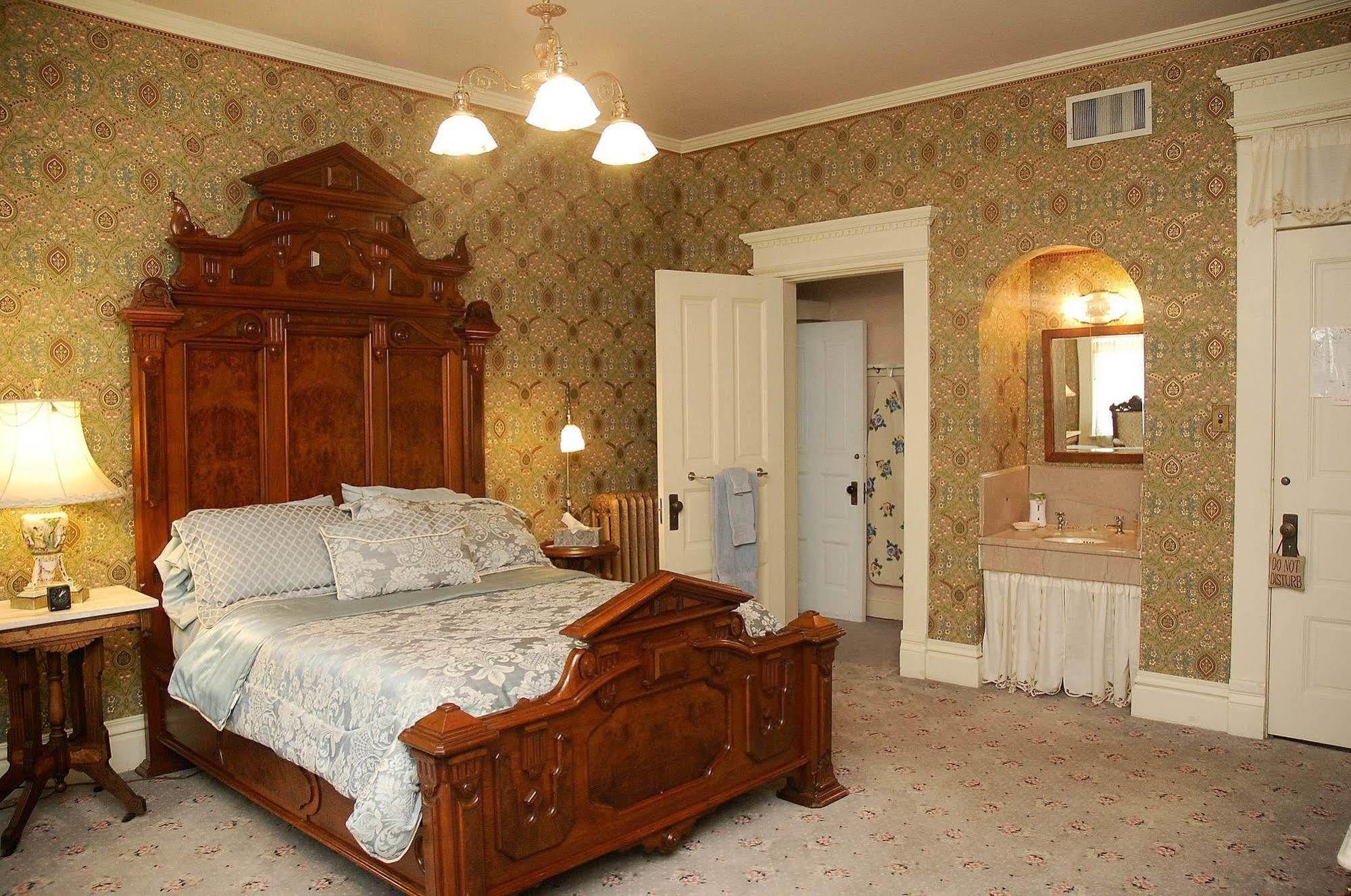 The Grand Anne Bed And Breakfast Keokuk Exterior photo